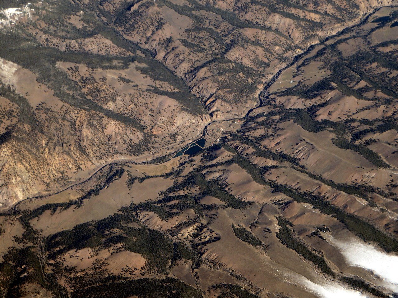 Lake Irwin mountain scenery near Crested Butte for Gunnison to Lake City transportation